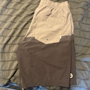 Size small, vuori Kore short. Smoke free house, used quite a bit.